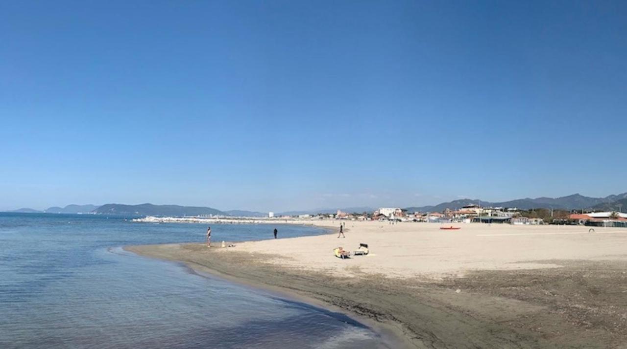 Iss Travel Apartments Casa Maria In Marina Di Massa Massa  Dış mekan fotoğraf